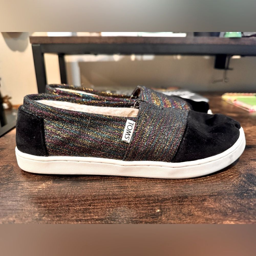 Tom’s multi metallic pattern suede toe shoes size 3.5y
